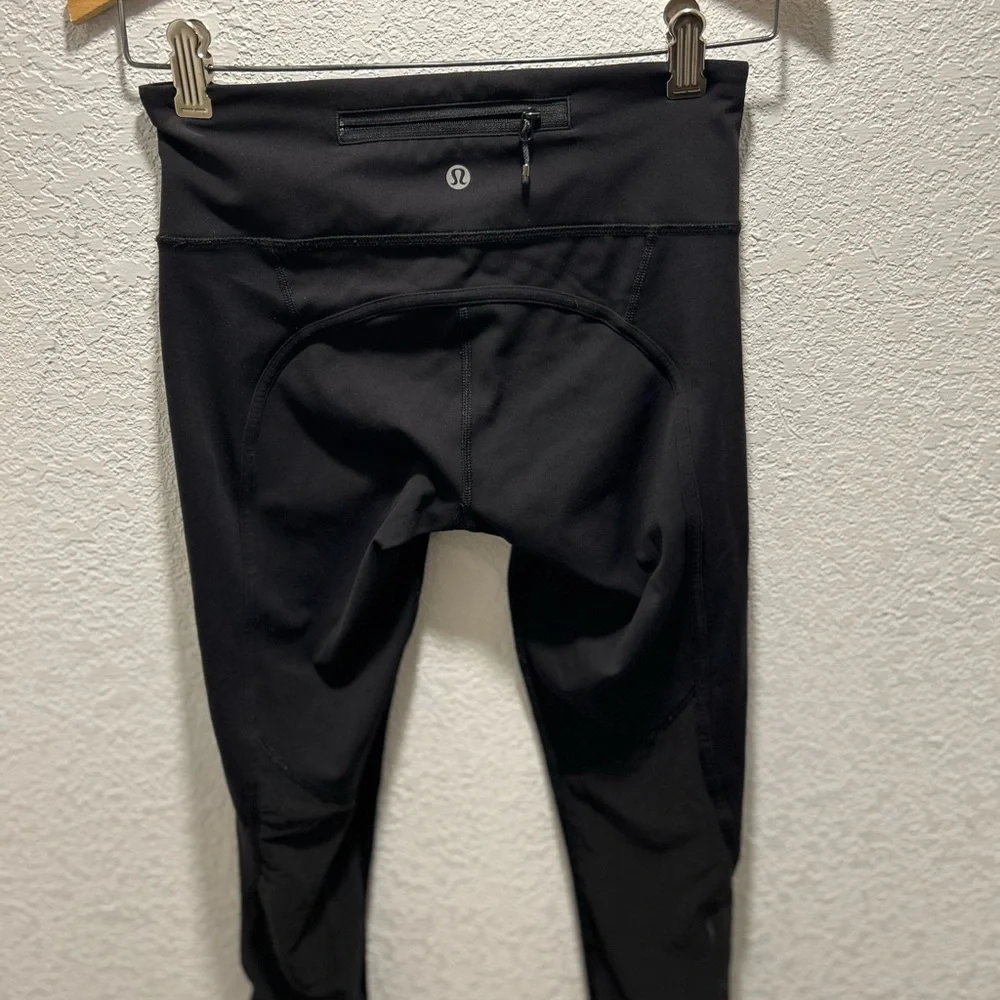 lululemon athletica Black capris sz:4
